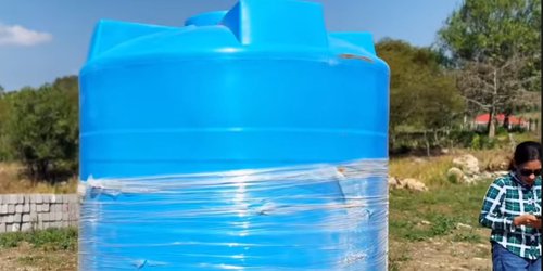 Familia de Las Milpitas accede a tinaco subsidiado para mejorar almacenamiento de agua