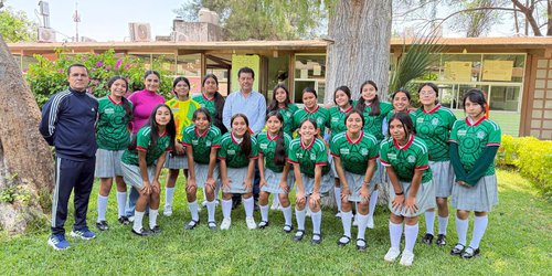 Oscar Bautista impulsa el deporte escolar con apoyos a estudiantes en Rioverde