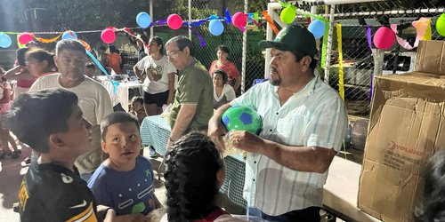 Celebran Día del Niño en El Altillo con entrega de regalos y actividades recreativas