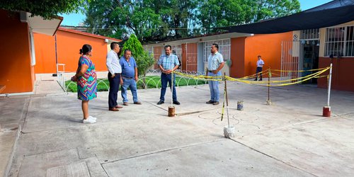 Supervisa Rodolfo Loredo necesidades de infraestructura en dos planteles educativos