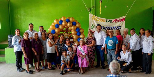 Coronan a Gabriela Cervantes como nueva Reina del INAPAM del Club Guadalupano de La Reforma