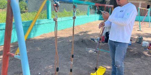 Rehabilitan juegos infantiles en el Jardín de Niños Federico Froebel