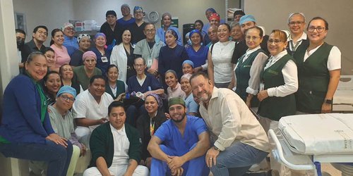 Rinden homenaje al Dr. Urbano Rodríguez en el Hospital General de Rioverde tras más de 38 años de servicio