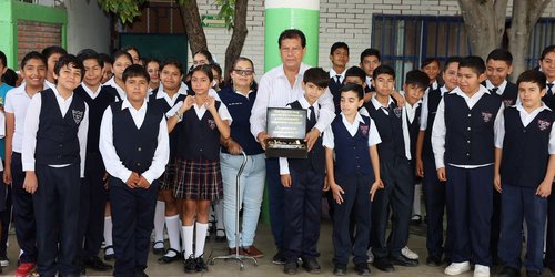 Oscar Bautista será padrino de generación de dos escuelas primarias en Rioverde