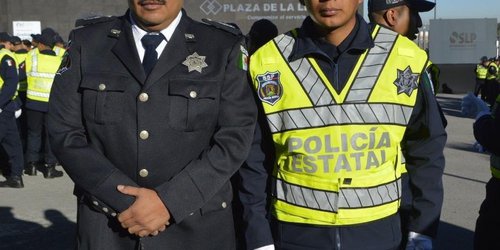 Reconocen a policías estatales que combinan el servicio con la paternidad