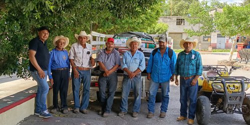 Entregan semilla de sorgo a 30 productores de Ciudad Fernández para fortalecer el campo