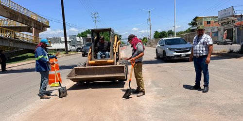Supervisan limpieza en el puente elevado del bulevar a El Refugio para mejorar la imagen urbana