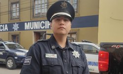 "Solo hice mi trabajo": el policía que se lanzó al canal para salvar a una familia en La Media Luna