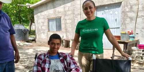 SMDIF de Lagunillas entrega 16 sillas de ruedas a personas en situación vulnerable