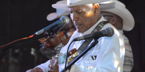 Don Guillermo Velázquez: "Mientras el huapango viva en las familias, esta tradición perdurará"