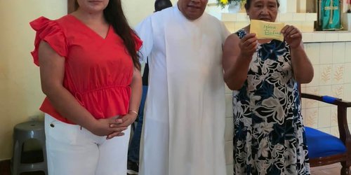 Capilla de Pinihuán agradece al presidente Sergio Izaguirre la donación de 25 mil pesos para fortalecer su altar