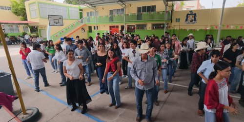 ¡Viva México y viva Rioverde! Jóvenes de la Prepa Rio celebran con orgullo las fiestas patrias