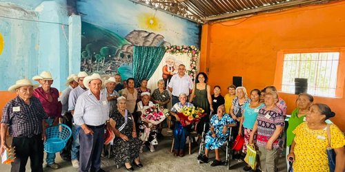 ¡Chanita y Don Edmundo son los nuevos Reyes INAPAM de Lagunillas!