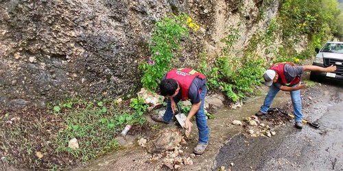 Lluvias complican camino Santa Catarina-Tampete; retiran material tras reporte ciudadano