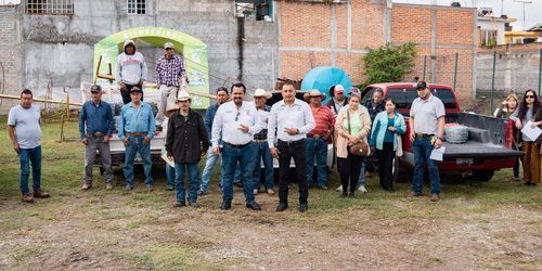 Gobierno Municipal de Ciudad Fernández beneficia a productores del campo con entrega subsidiada de alambre de púas.