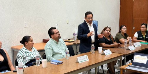 Abordan prevención del dengue y esterilización de mascotas durante reunión de salud en Ciudad Fernández