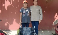 Entregan silla de ruedas a adulta mayor en Ciudad Fernández con apoyo de INAPAM y fundación