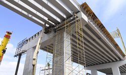 Cierres viales por obras de puente vehicular permiten avanzar en última etapa de construcción
