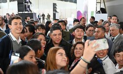 Ricardo Gallardo anuncia programa de titulación gratuita