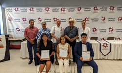 Estudiantes de la Universidad Intercultural son beneficiados con programa de titulación gratuita
